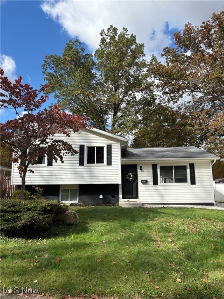 Welcome to this beautifully updated home in the Merriman Valley area. This 3 bedroom, 2.5 bath home is perfectly updated with modern upgrades throughout. 
Fully renovated kitchen with stainless steel appliances, updated flooring, paint and an open layout for entertaining.
The finished lower level offers a cozy electric fireplace.
Outside-enjoy the convenience of a finished 2 CAR GARAGE!! Freshly poured driveway along with a custom gate that adds curb appeal and privacy. 
Located close to parks, hiking trails and local dining.
Move in ready-schedule your showing today!