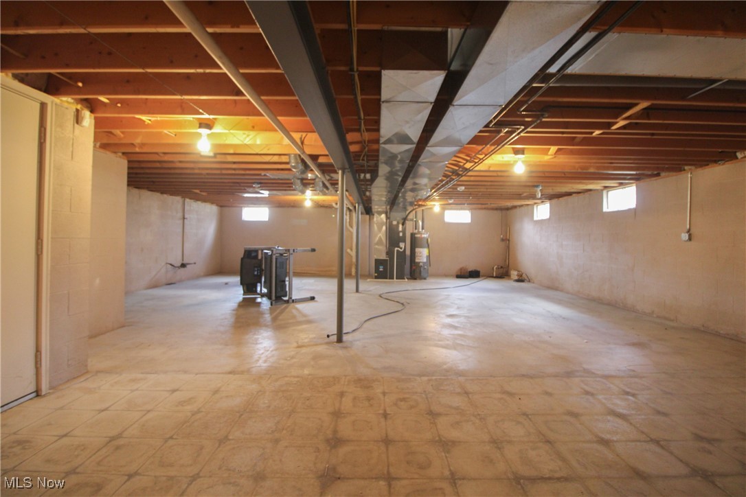 4950 Signature Circle, Austintown, Ohio image 36