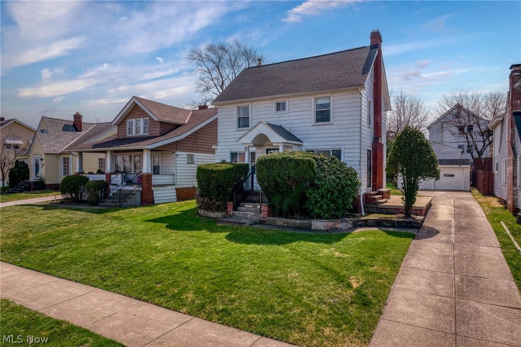 Photo of 10506 Park Heights Avenue, Garfield Heights, OH 44125 (MLS # 5178719)