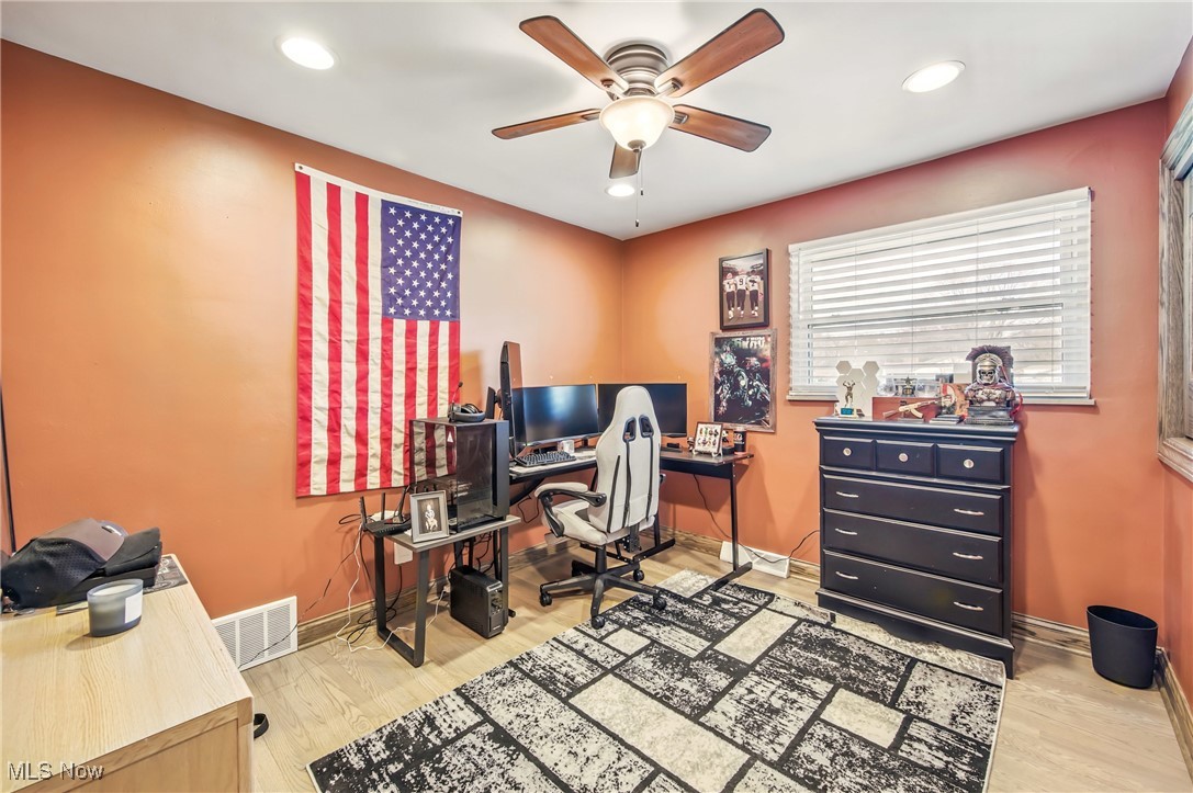 3340 Myrwood Lane, Youngstown, Ohio image 17