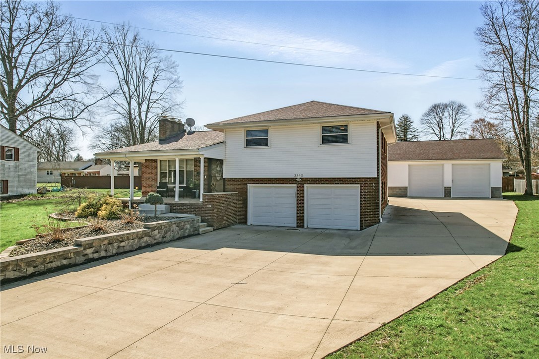 3340 Myrwood Lane, Youngstown, Ohio image 1