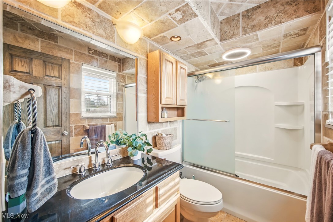 3340 Myrwood Lane, Youngstown, Ohio image 27