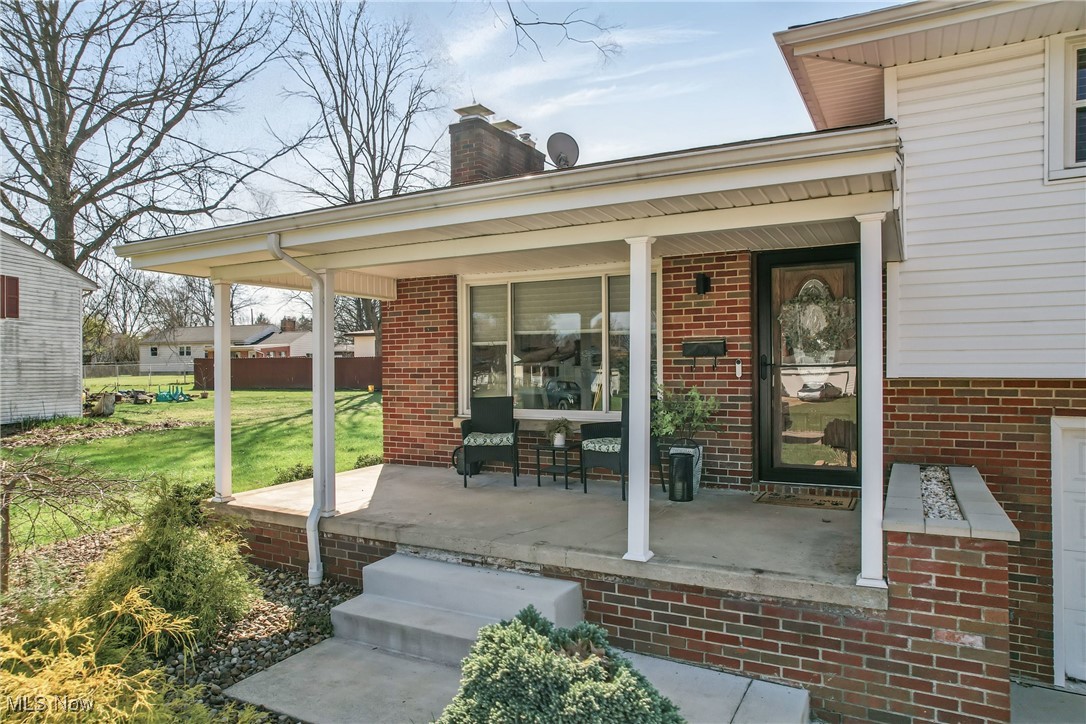 3340 Myrwood Lane, Youngstown, Ohio image 2