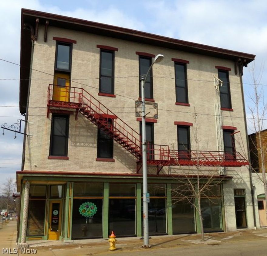 Available at auction Thursday May 1st, 5:30 p.m.  3 story retail location, 1st floor includes metal art painted ceilings, exposed brick walls, floor to ceiling newer windows, hardwood floors, and ceramic accented décor. 2nd floor has beautiful brick walls w/ arches, extremely well lighted, all newer windows throughout, wood flooring, three large rooms and fire escape. 3rd floor includes a stage w/ rear brick wall, newer windows, balcony, wood floors, open stairway and fire escape. Basic terms: 10% non refundable down payment due day of auction with remainder in 45 days. 10% buyers premium will apply. Bank letter of credit is required upon registering to bid. Any required inspections must be completed prior to bidding.  Property being sold in "as is", clean deed, no contingencies.  Property may also be purchased with adjacent building located at 111 N. 4th Street, as both properties will be offered separately, then as one unit and will sell however it brings the most money..