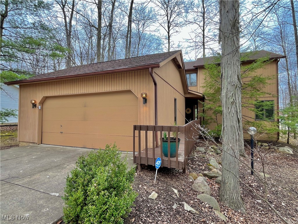 847 Wildwood Court, Medina, Ohio image 3