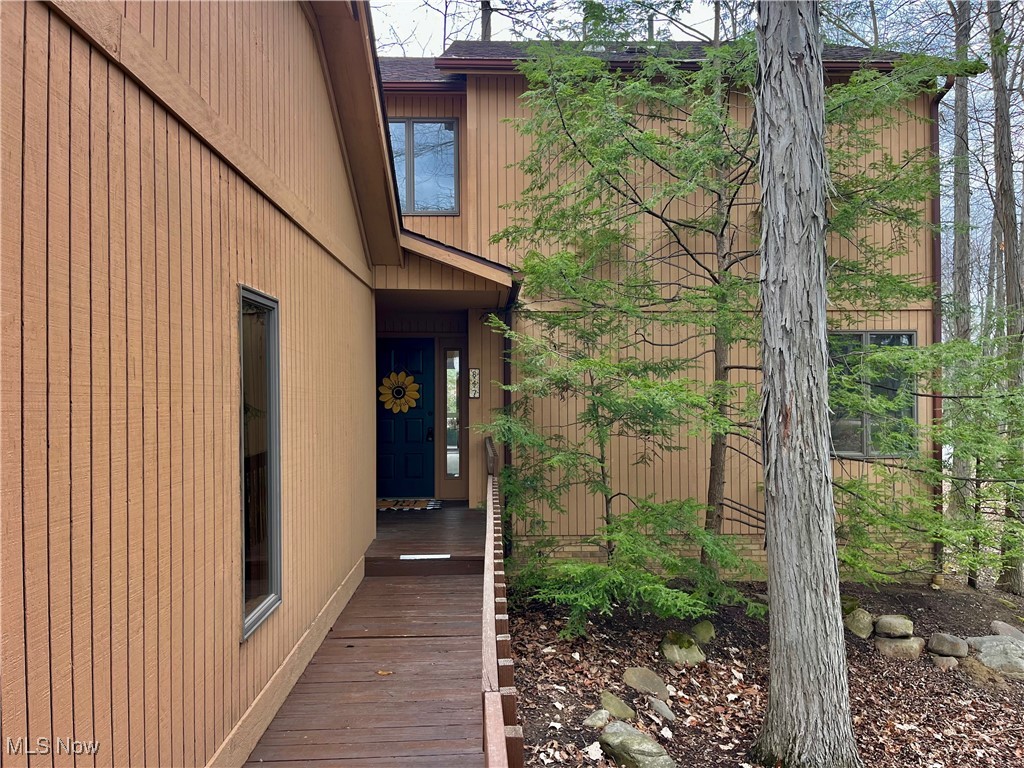 847 Wildwood Court, Medina, Ohio image 2