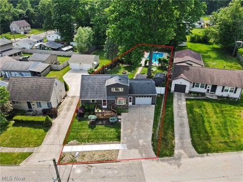 Homes For Sale - 806 Tallkron Drive<br/> Akron, OH 44305