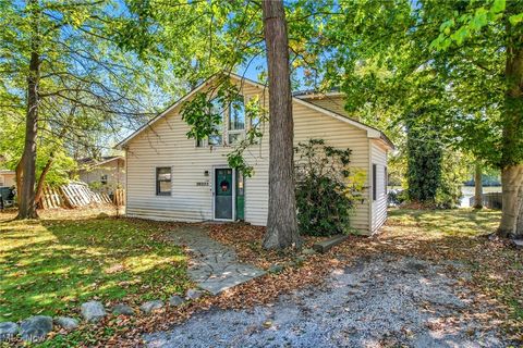 Homes For Sale - 26223 Wildwood Drive<br/> Beloit, OH 44609