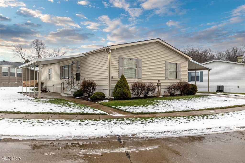 Photo of 1 Tympani Trail, Olmsted Township, OH 44138 (MLS # 5179527)