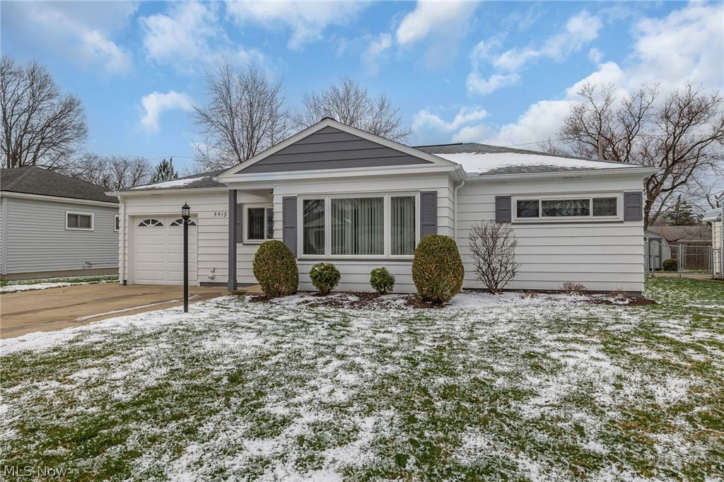 Photo of 9913 Manorford Drive, Parma Heights, OH 44130 (MLS # 5194607)