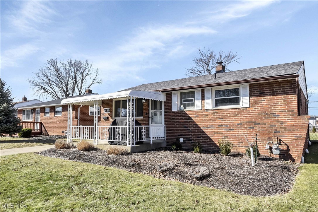 6420 Lockhaven Drive, Brook Park, Ohio image 2