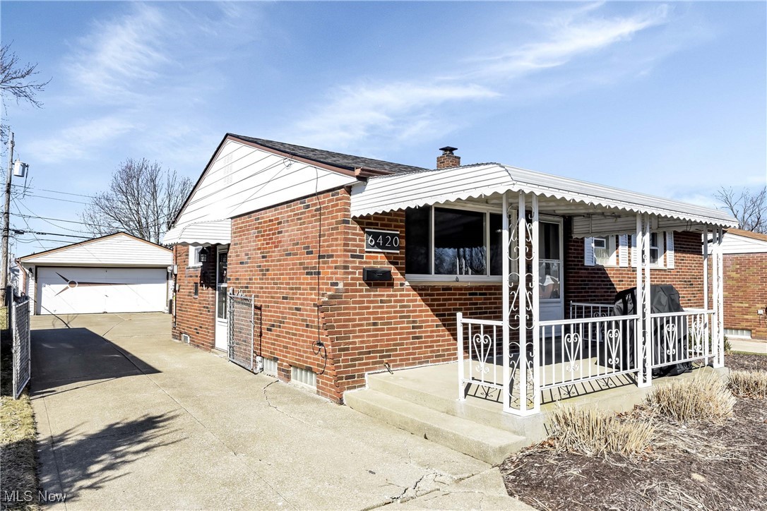 6420 Lockhaven Drive, Brook Park, Ohio image 3