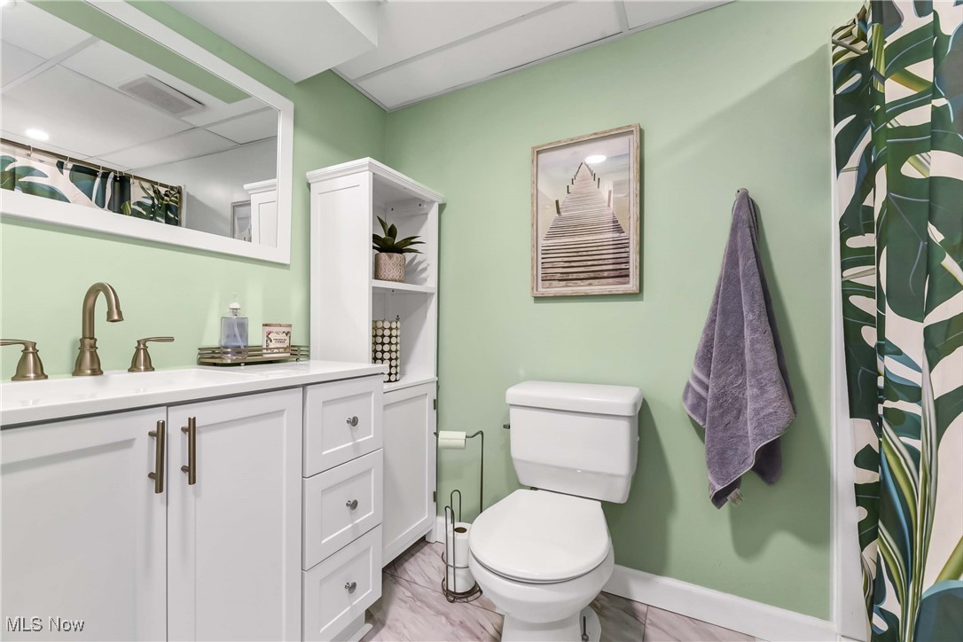 6420 Lockhaven Drive, Brook Park, Ohio image 32