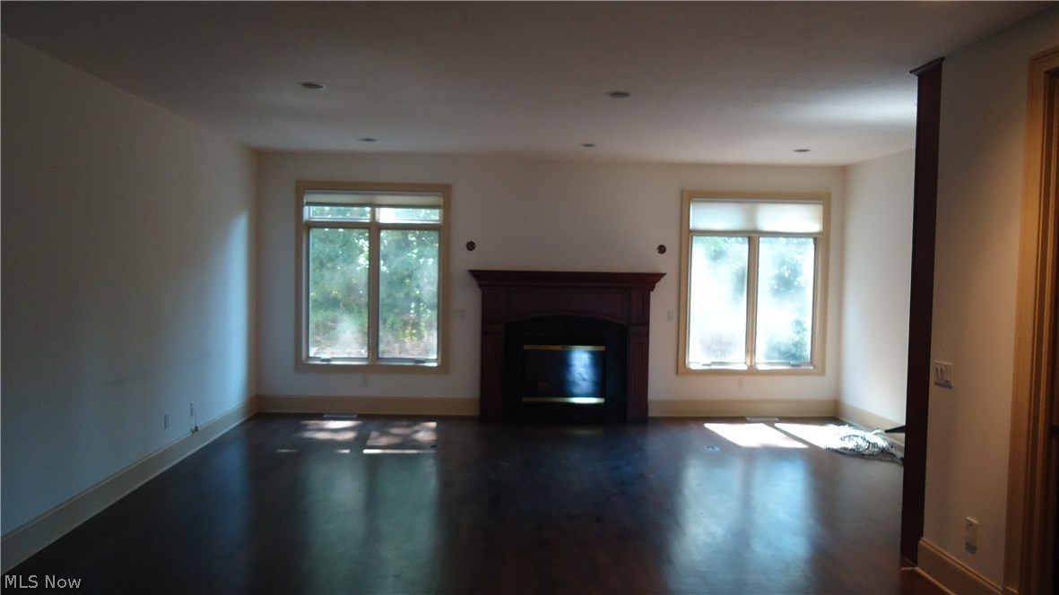 Cedarmount Condo Ph 03 - Residential