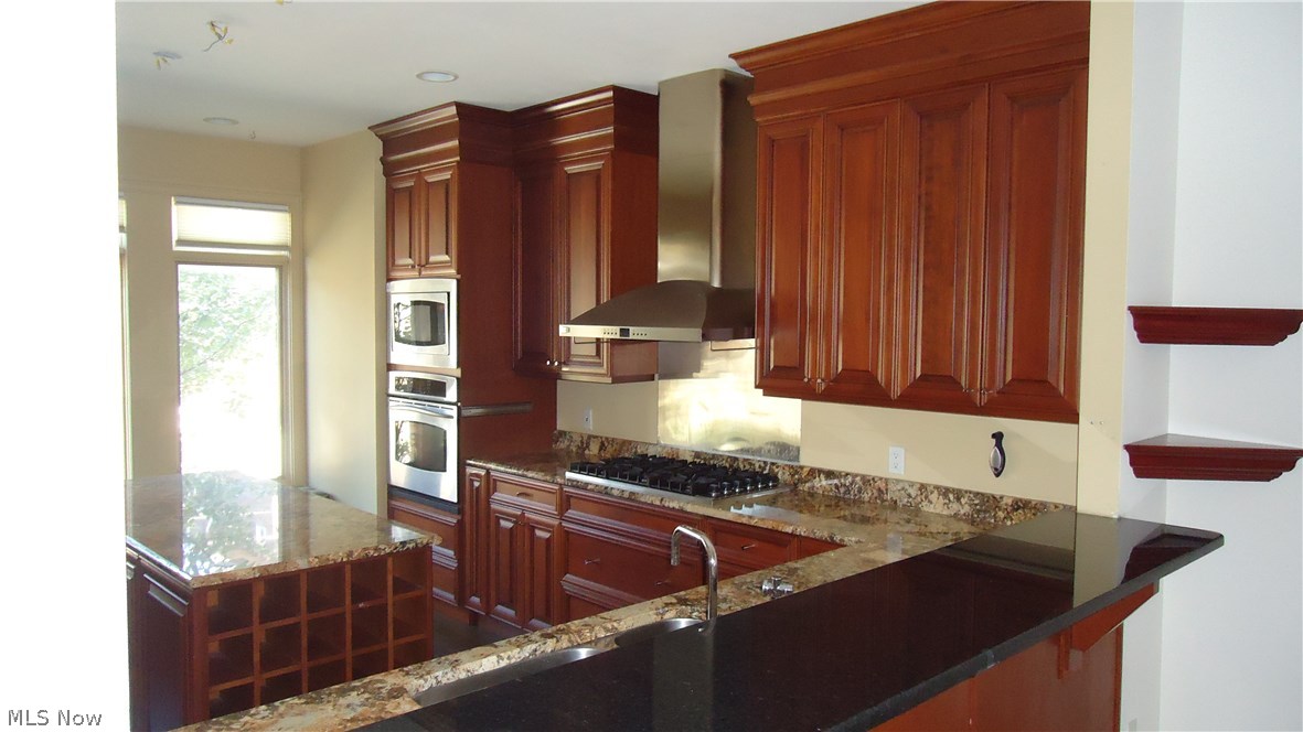 Cedarmount Condo Ph 03 - Residential