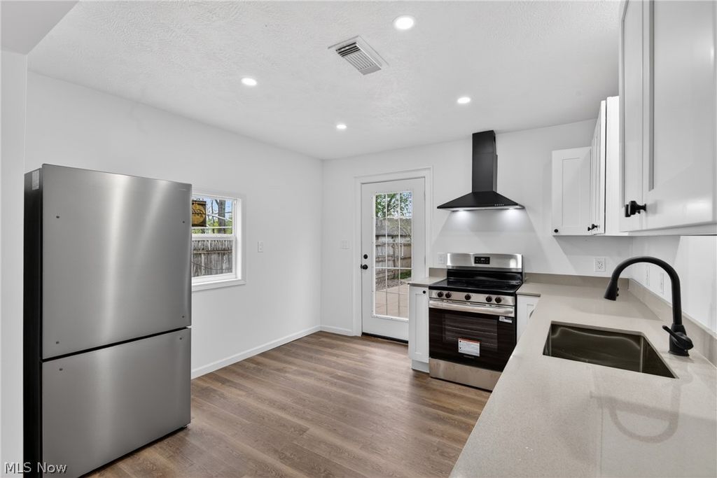 Photo of 11818 Kirton Avenue, Cleveland, OH 44135 (MLS # 5206568)