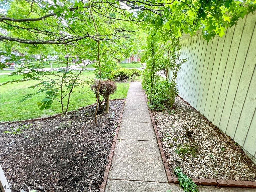 25946 Tallwood Drive, North Olmsted, Ohio image 23