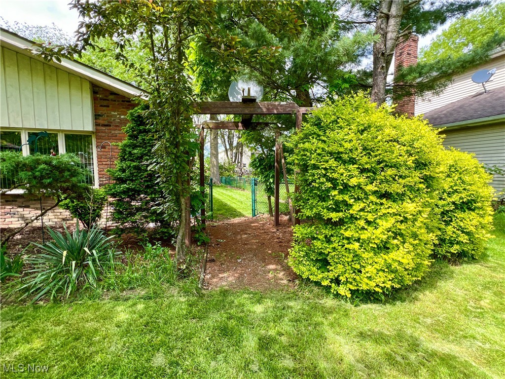 25946 Tallwood Drive, North Olmsted, Ohio image 24