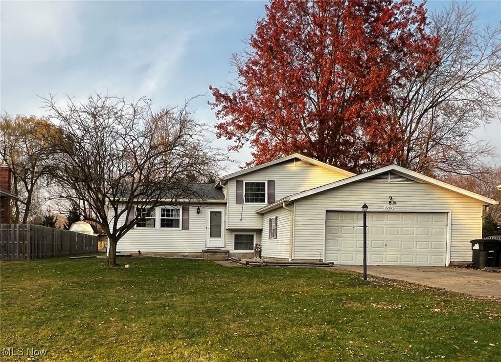 Photo of 3287 Fillmore Drive, Brunswick, OH 44212 (MLS # 5178152)