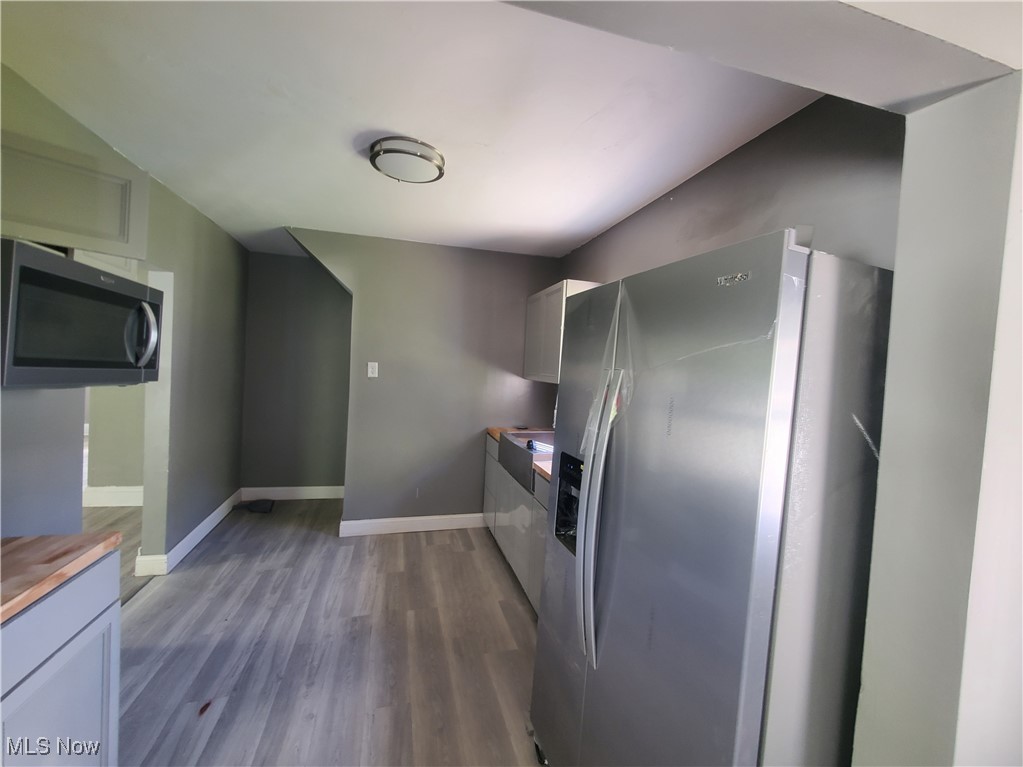 Cleveland, Ohio 44110, United States, 4 Bedrooms Bedrooms, ,1 BathroomBathrooms,Residential,Active,198276