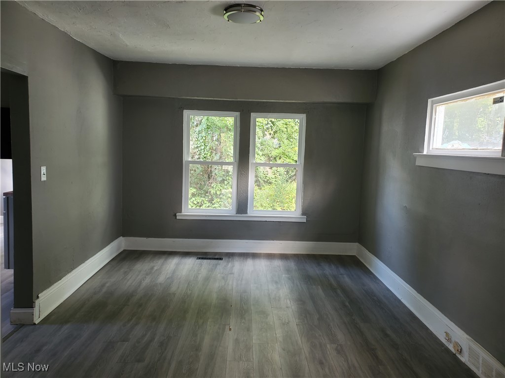 Cleveland, Ohio 44110, United States, 4 Bedrooms Bedrooms, ,1 BathroomBathrooms,Residential,Active,198276