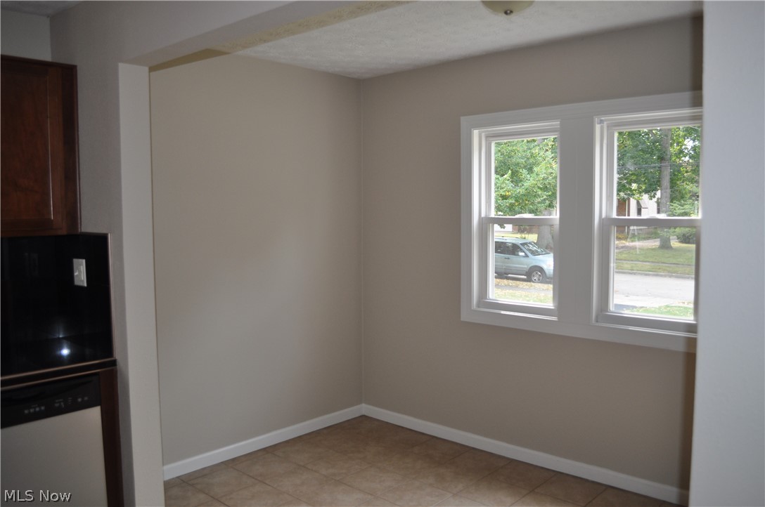 J W Maxwells Hlnd 03 - Residential