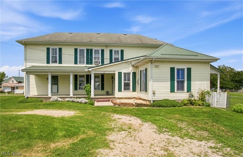 Homes For Sale - 32 E 1st Street<br/> Frazeysburg, OH 43822