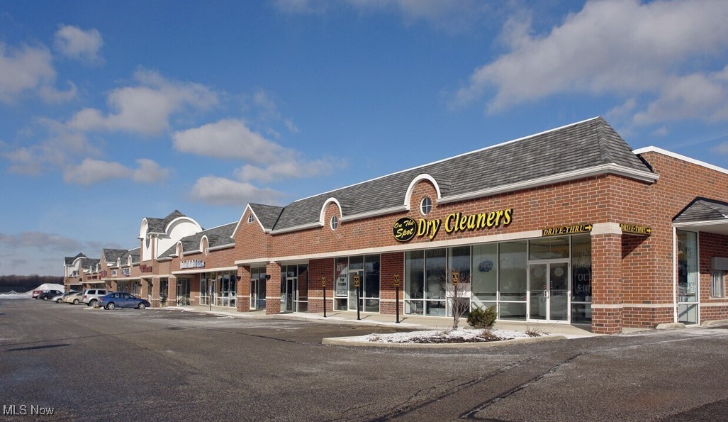 White Box! Discover your next business opportunity at Broadview Heights Crossings - a prime location for opening, relocating, or expanding your enterprise in Broadview Heights! This inviting retail space is offered as 1,200 or 2,400 SF in white box condition. The center boasts the most traffic of any in the area, exceptional visibility along Royalton Rd, just minutes from I-77, with a traffic light on either side of the center pad. Within a 5-mile radius, the population exceeds 100,000 and the average household income is over $100,000. Perfect for a variety of retail or service ventures. Positioned within a thriving shopping center, recent additions like Brew Wall, Primrose Schools, and Aldi's underscore the area's robust commercial growth. Meticulously well maintained with a brand new parking lot.