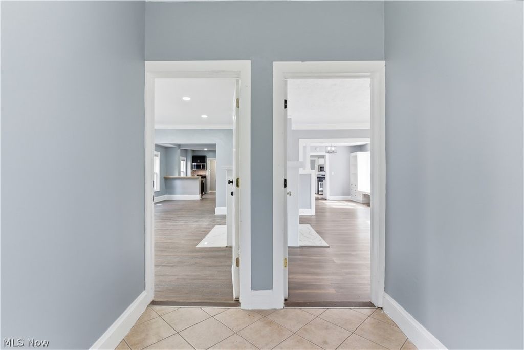 Photo of 3395 Euclid Heights Boulevard, Cleveland Heights, OH 44118 (MLS # 5212598)