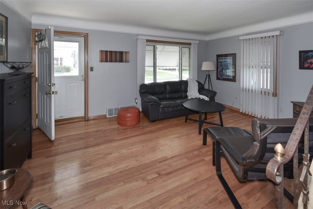 28931 Edgewood Drive, Willowick, Ohio image 4