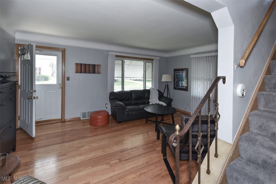 28931 Edgewood Drive, Willowick, Ohio image 5