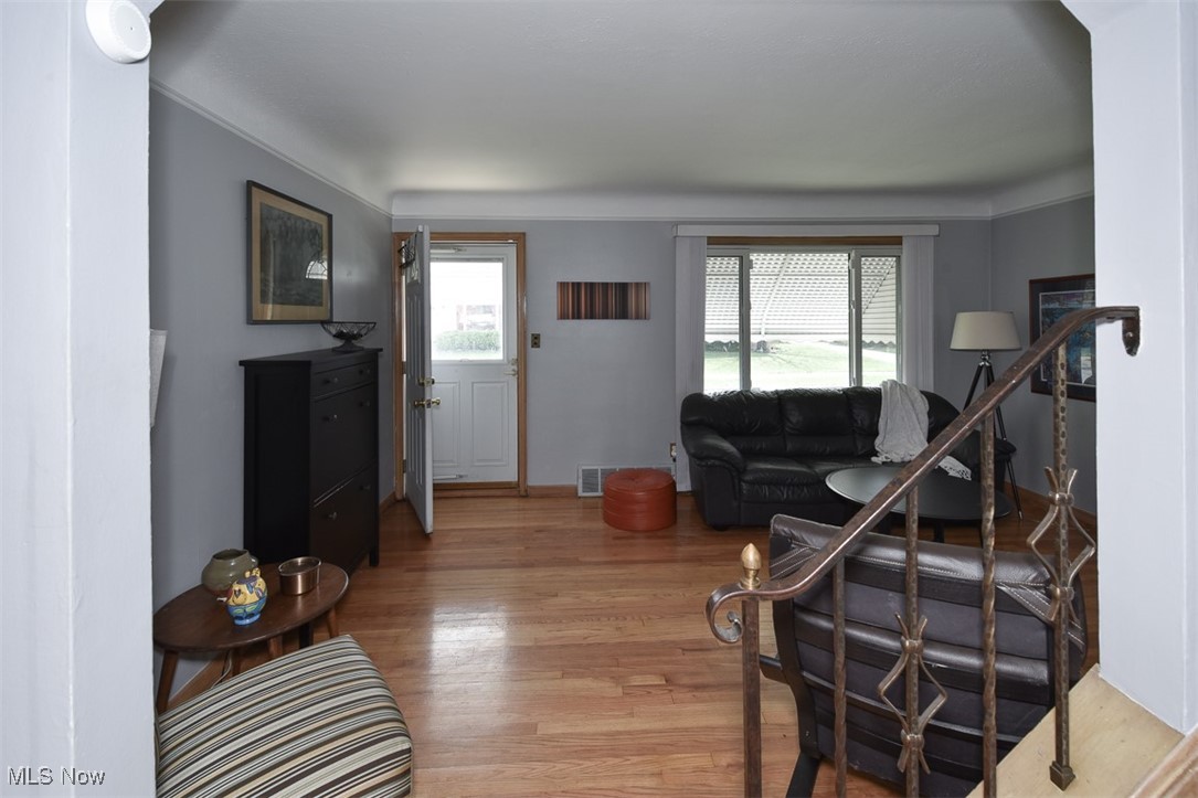 28931 Edgewood Drive, Willowick, Ohio image 8