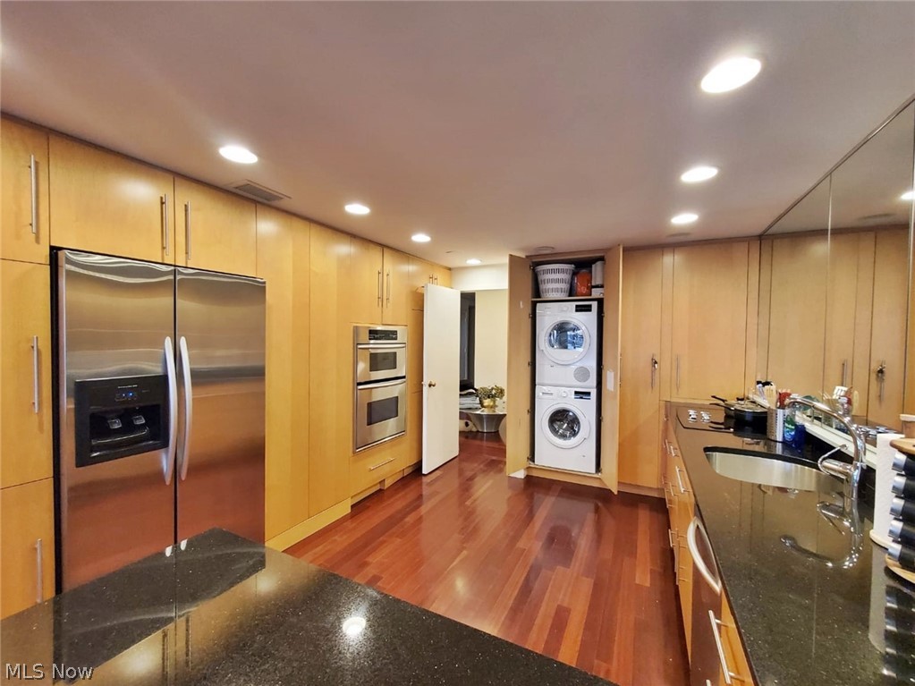 Bratenahl Place Condominiums - Residential