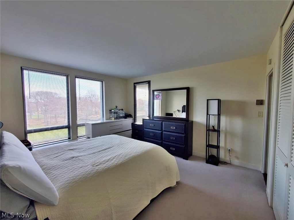 Bratenahl Place Condominiums - Residential