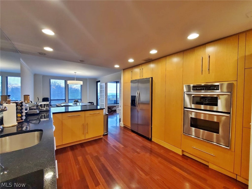 Bratenahl Place Condominiums - Residential