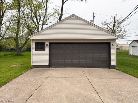 Tiny photo for 15305 Steinway Boulevard, Maple Heights, OH 44137 (MLS # 5209939)