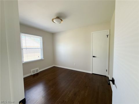 Tiny photo for 15305 Steinway Boulevard, Maple Heights, OH 44137 (MLS # 5209939)