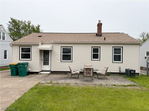 Tiny photo for 15305 Steinway Boulevard, Maple Heights, OH 44137 (MLS # 5209939)