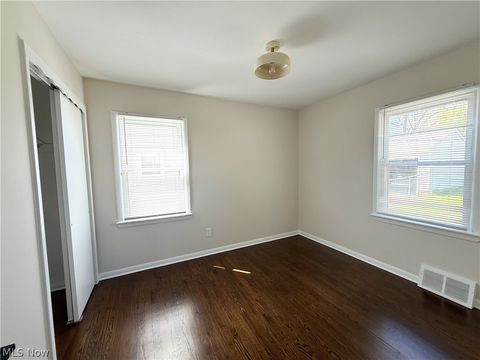 Tiny photo for 15305 Steinway Boulevard, Maple Heights, OH 44137 (MLS # 5209939)