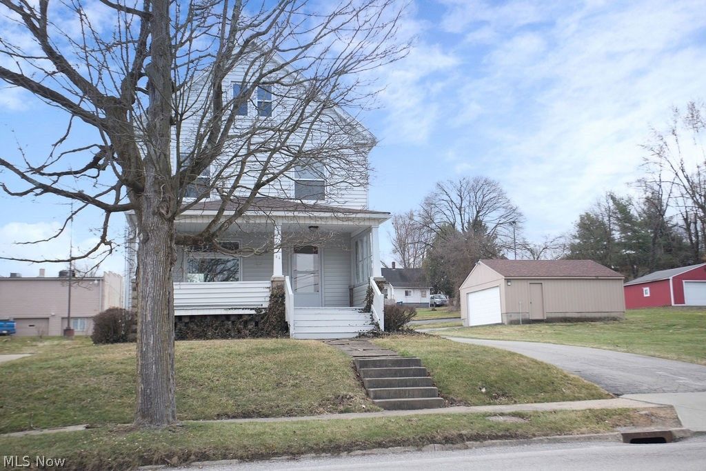 Photo of 24 Sexton Street, Struthers, OH 44471 (MLS # 5192803)
