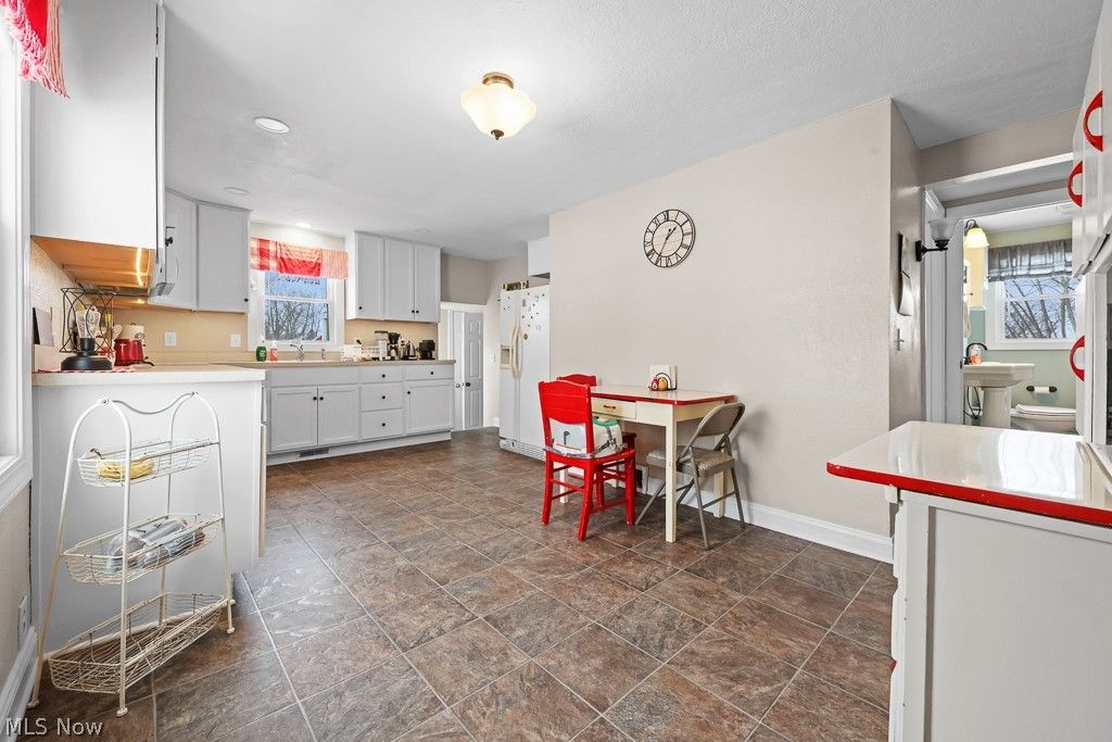 Photo of 5019 Union Avenue NE, Homeworth, OH 44634 (MLS # 5186953)