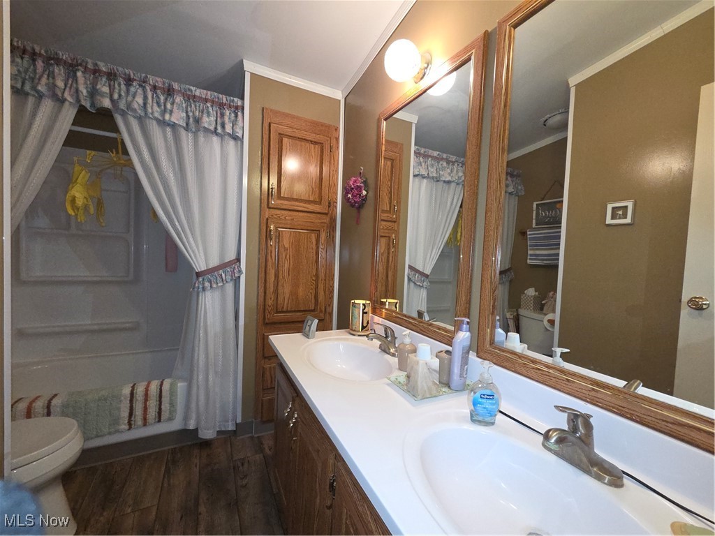 61701 Wintergreen Road, Lore City, Ohio image 15