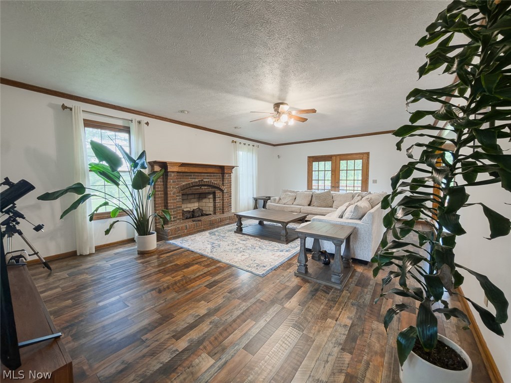 2919 Pine Trails Circle