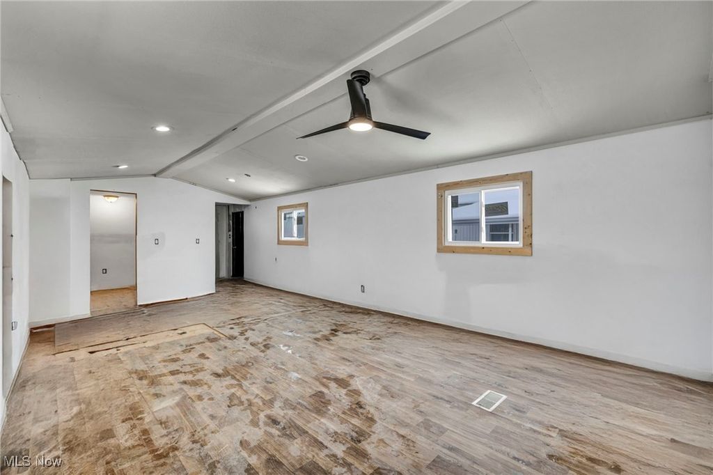 Photo of 160 Kentucky Dr, Elyria, OH 44035 (MLS # 5177397)