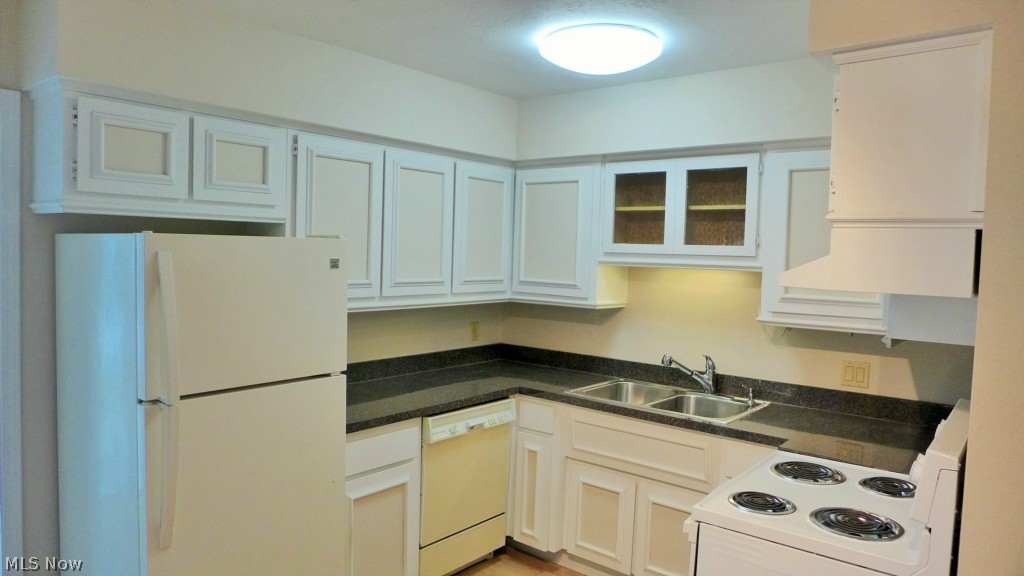 Meadowlawn Condo - Residential Lease