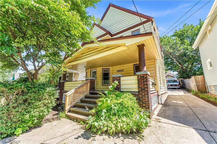 3103 Ruby Ave DN Unit, Cleveland- Spacious 2 bed 1 bath multi-family home! //

$ 925 rent / $ 925 deposit //
$49 application fee per adult //
1-2 pets OK with approved PetScreening and PetFee.(Some breed restrictions apply per HUD guidelines). //
NO SMOKING //
1 time $129 non-refundable set up fee paid at lease signing //

$30/month required resident benefit package; can include personal property/liability insurance for an additional $5/month for $35/month total. //
All applicants are required to fill out a PetScreening application, found on our website directly on the application before being processed. Even if you have NO pets - this application must be filled out. One time, non-refundable pet fee of $200-500 per animal applies to all pets & must be paid prior to or when you pay your first month rent. (No fee for qualified assistance animals). //

Our application is processed through secure site: Findigs, and they require ID and income verification. Without this, your application will not be processed. They offer 24/7 chat support on their application directly if you have any questions. //

BEDROOMS: 2 //
BATHROOMS: 1 //
APPLIANCES PROVIDED: Fridge, stove, and dishwasher //
UTILITIES / RESIDENT RESPONSIBILITY: Resident pays electric and is responsible for snow removal. Gas utilities included. //

Serious inquiries only.