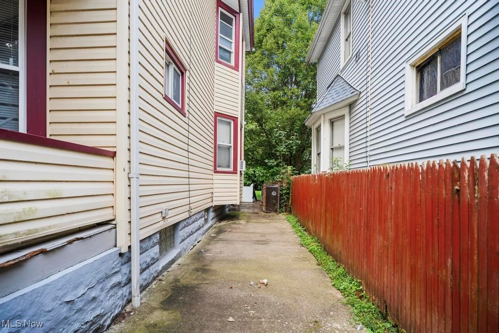 Cleveland, Ohio 44102, United States, 4 Bedrooms Bedrooms, ,2 BathroomsBathrooms,Residential,Active,200752