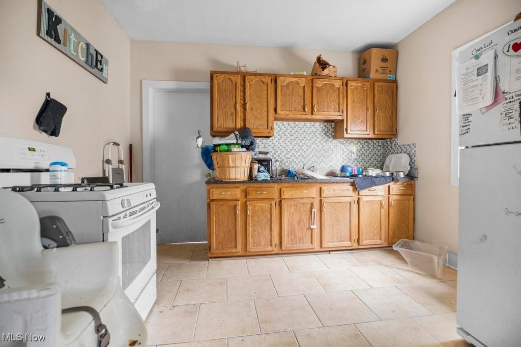 Cleveland, Ohio 44102, United States, 4 Bedrooms Bedrooms, ,2 BathroomsBathrooms,Residential,Active,200752