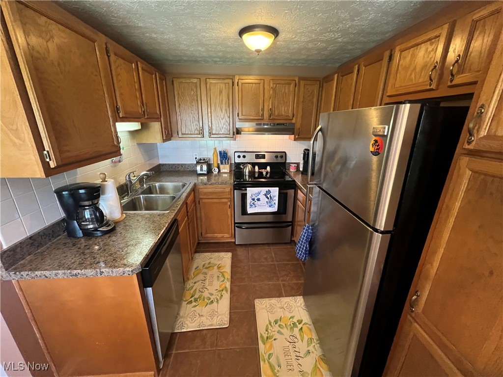 7426 Duke Court, Mentor, Ohio image 6