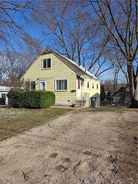 1391 Alphada Avenue Akron OH 44310